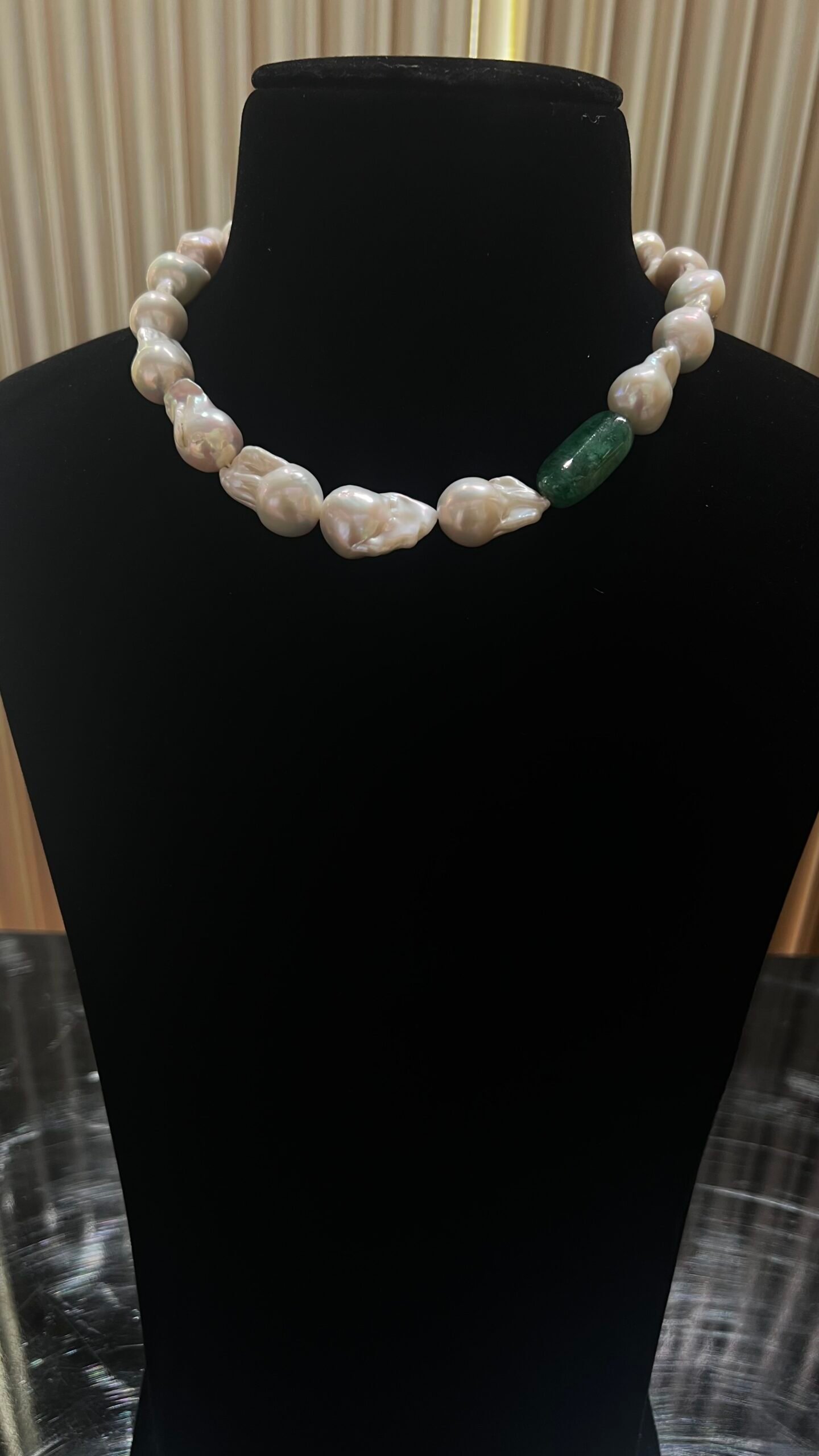 Exquisite Mother of Pearl & Emerald String: Adorn Your Style with Nature's Gemstones! - Image 4