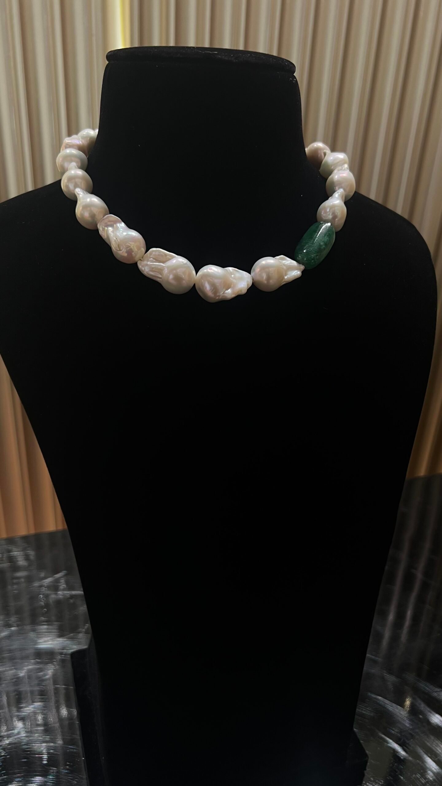 Exquisite Mother of Pearl & Emerald String: Adorn Your Style with Nature's Gemstones! - Image 3