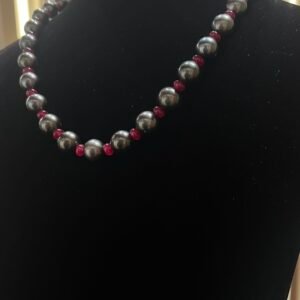 Discover the Lustrous Elegance of Black South Sea Mother of Pearls String – Shop Now!
