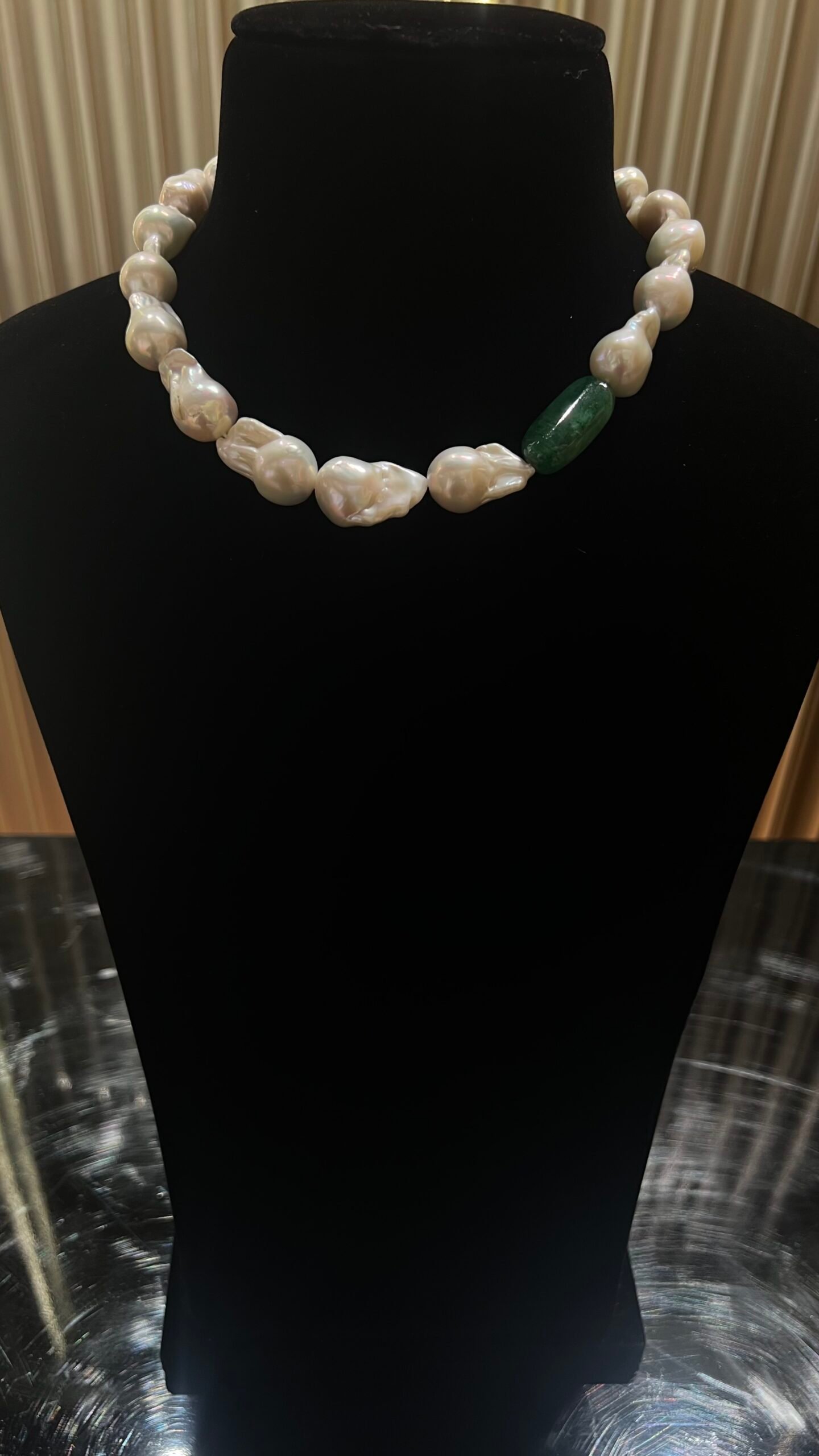Exquisite Mother of Pearl & Emerald String: Adorn Your Style with Nature's Gemstones! - Image 2