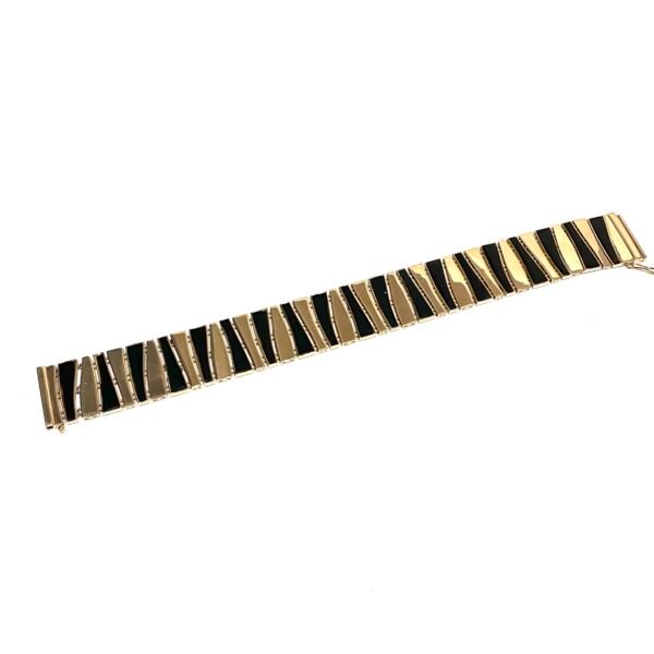 Sparkle and Shine with Our Exquisite 18kt Hallmark Gold Bracelet - Shop Now!