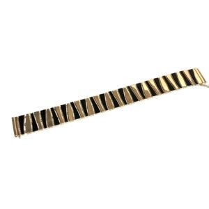 Sparkle and Shine with Our Exquisite 18kt Hallmark Gold Bracelet – Shop Now!