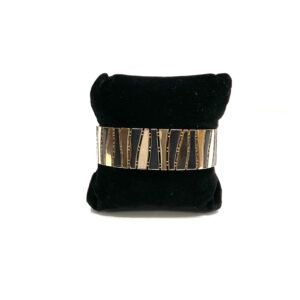 Sparkle and Shine with Our Exquisite 18kt Hallmark Gold Bracelet – Shop Now!
