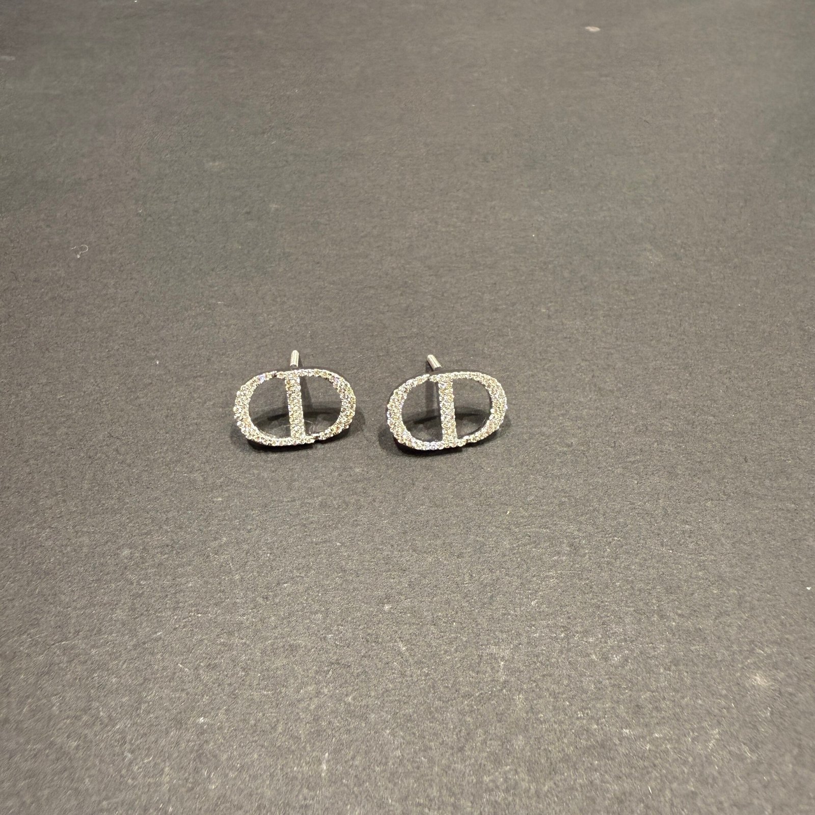 Sparkle and Shine: Discover 14kt Diamond Studs - Image 3