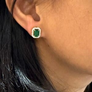 Elegant 14kt Diamond Studs – Timeless Jewelry for Every Occasion