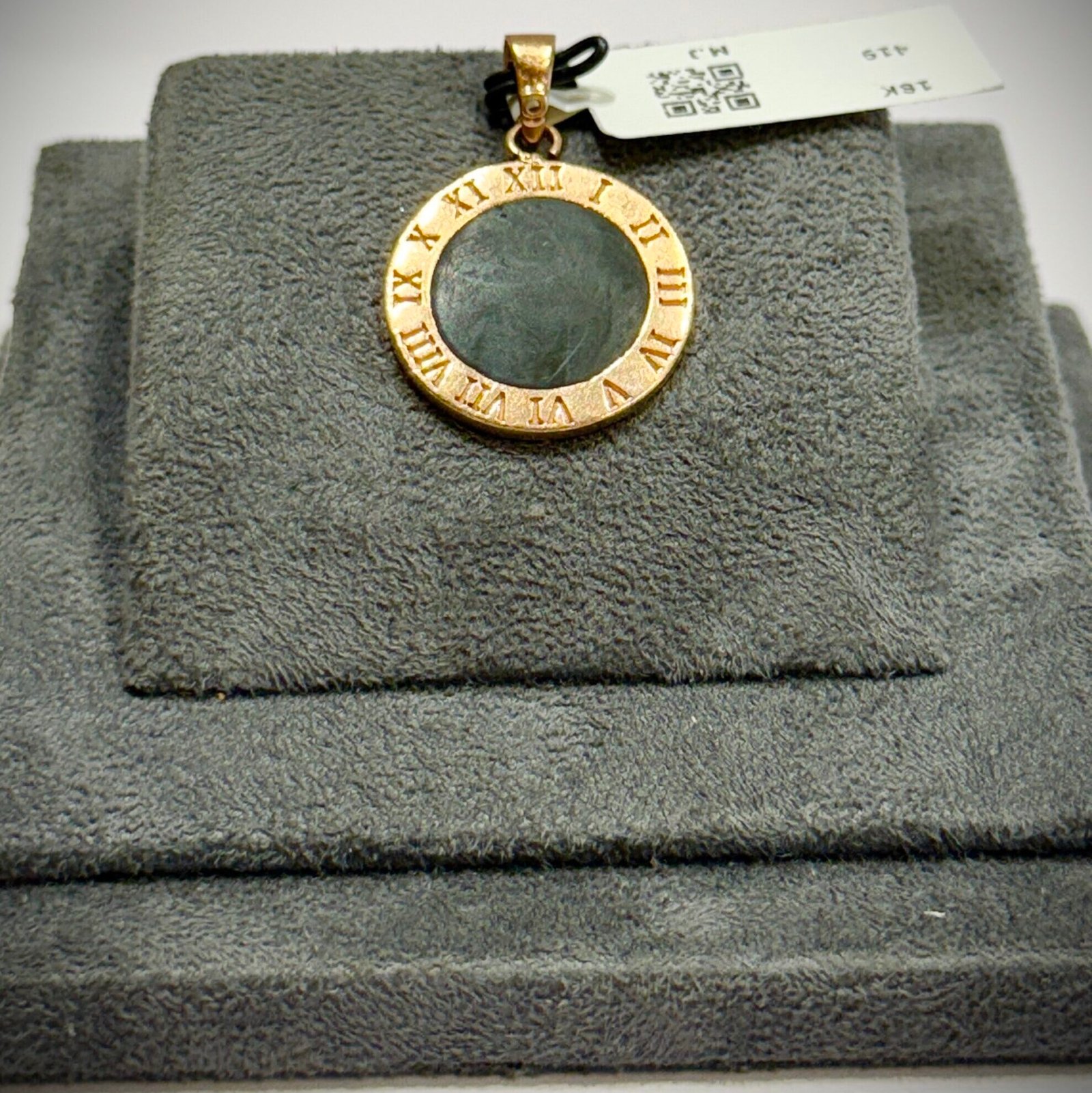 18Kt Gold Pendant | 1.70ct Stone | Elegant Lightweight Design - Image 2